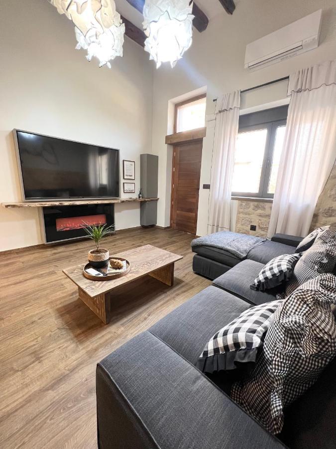 Bánova Apartamento Turístico Alhama De Aragon Bagian luar foto